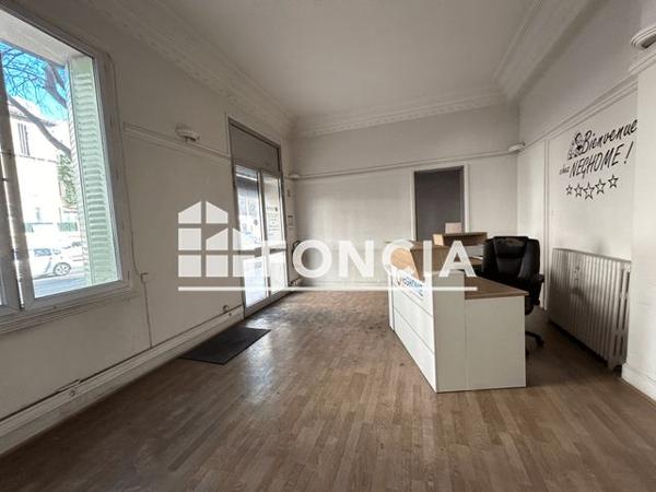 Location Local commercial 2 pièces 78.19 m² - 59BD MARECHAL FOCH Toulon 83000