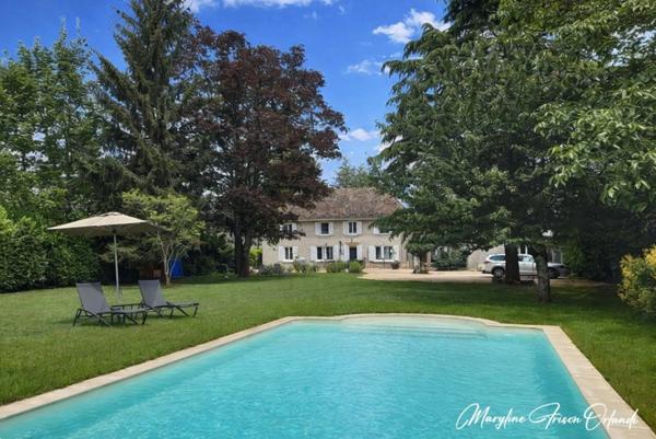 Demeure de caractère du XVIIIᵉ siècle avec gîte de standing