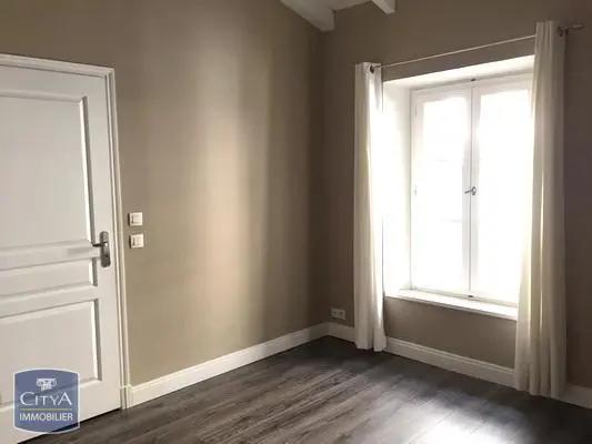 Appartement à louer 3 pièces 107.6m²
