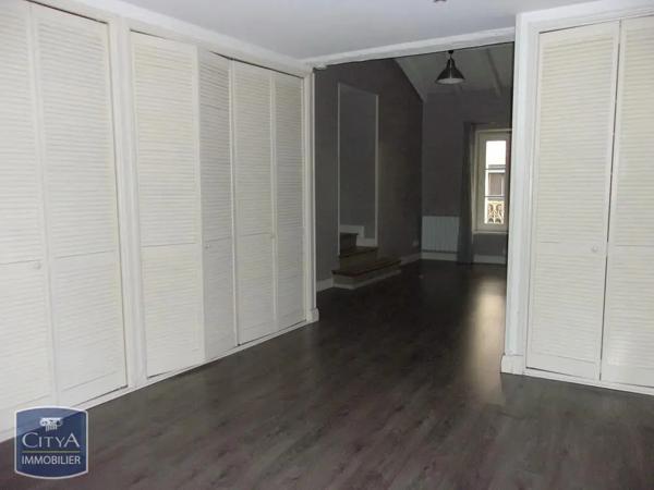 Appartement à louer 3 pièces 107.6m²