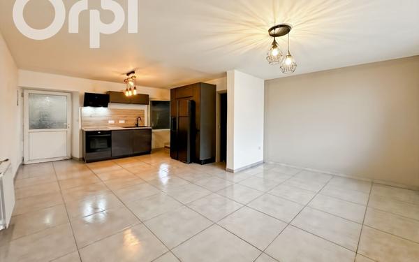 Appartement à louer    4 pièces •  Lachapelle-sous-Aubenas