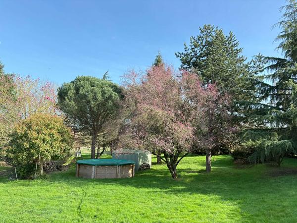 Propriété à vendre à Verrières-en-Anjou avec gîte