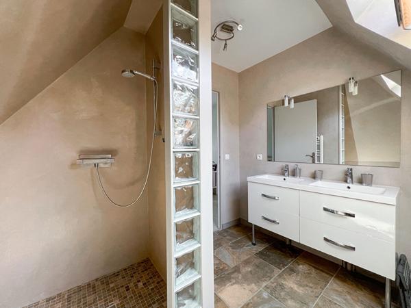 Propriété à vendre à Verrières-en-Anjou avec gîte