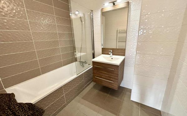 Appartement à louer    3 pièces • 64,40 m2 Lyon 2