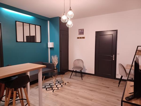 Type 2 meublé très bon état rue des Frères Delmas Aurillac Détails des diagnostics énergétiques