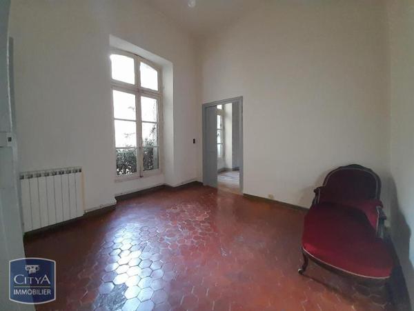 Immeuble à vendre 866m²