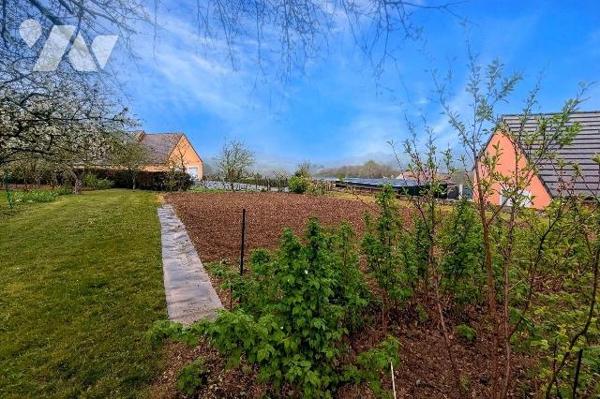 Verger avec un petit bâtiment à vendre à Nogent-le-Rotrou (28400) en Eure-et-Loir (28)

Situé...