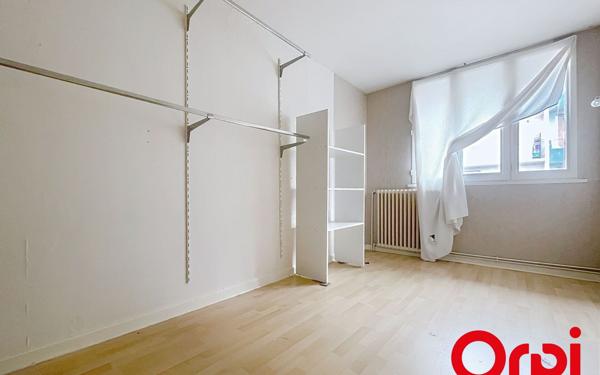 Immeuble à vendre    5 pièces •  Montluçon