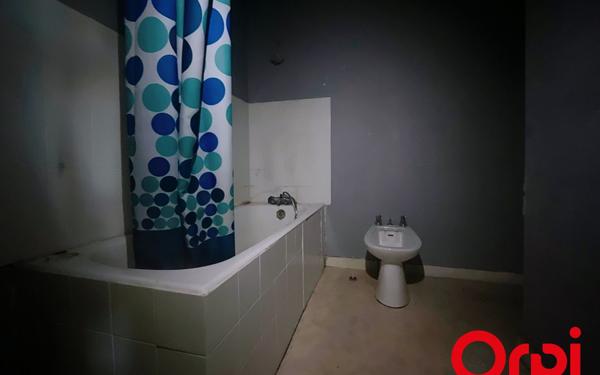 Immeuble à vendre    5 pièces •  Montluçon