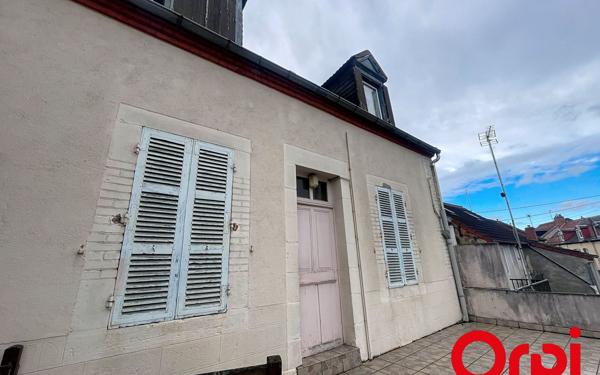Immeuble à vendre    5 pièces •  Montluçon