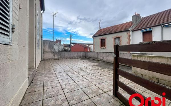 Immeuble à vendre    5 pièces •  Montluçon