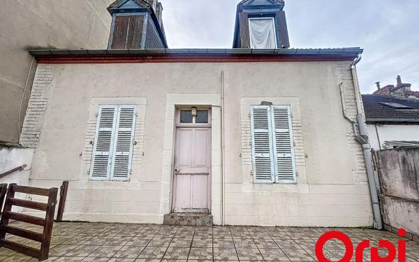 Immeuble à vendre    5 pièces •  Montluçon