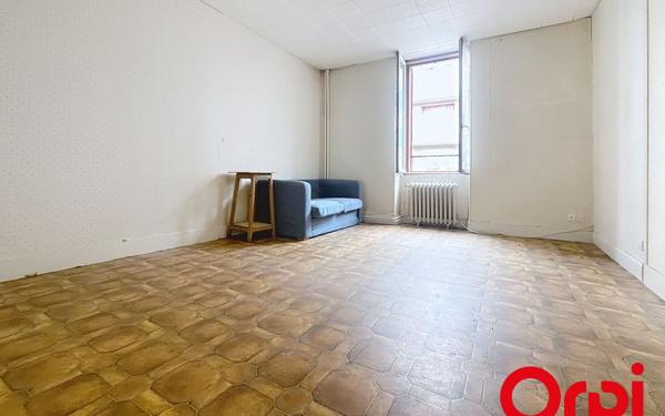 Immeuble à vendre    5 pièces •  Montluçon