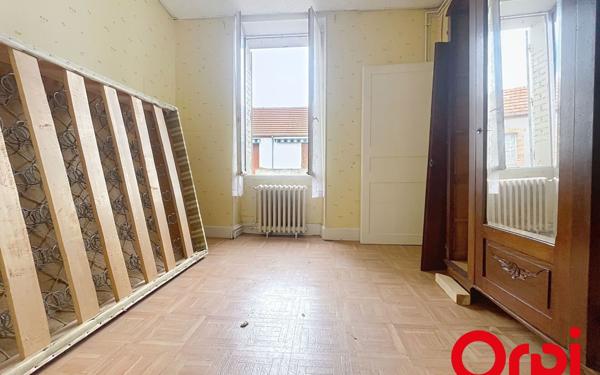 Immeuble à vendre    5 pièces •  Montluçon