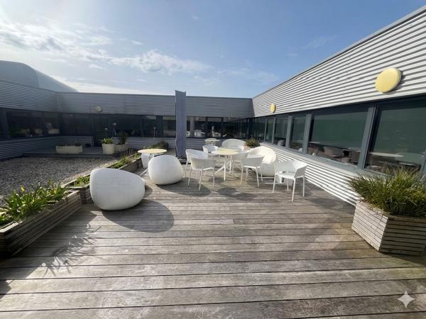 BUREAUX 570 M² A LOUER BREST KERGONAN
