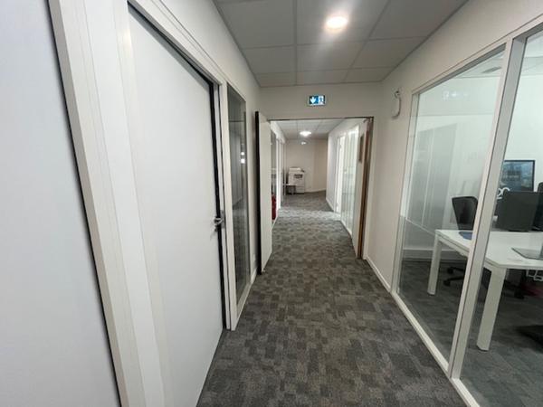 BUREAUX 570 M² A LOUER BREST KERGONAN