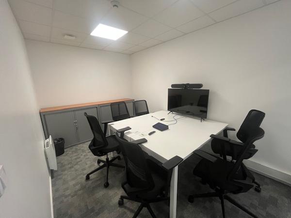 BUREAUX 570 M² A LOUER BREST KERGONAN