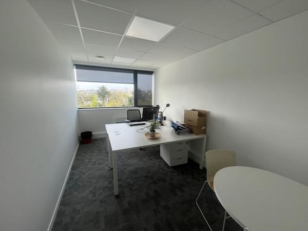BUREAUX 570 M² A LOUER BREST KERGONAN