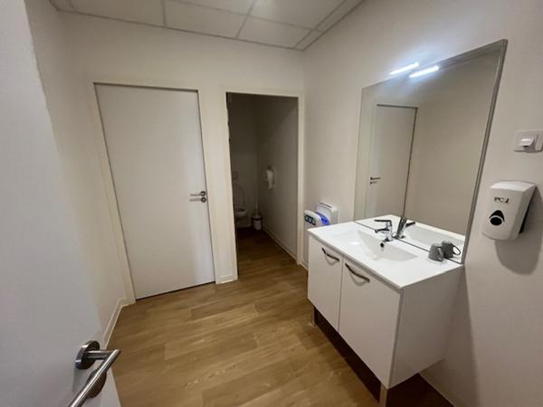 BUREAUX 570 M² A LOUER BREST KERGONAN