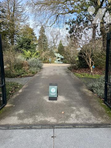 NANTES, à une minute de la gare Nord. Beau T5 de 151,54 m² avec ascenseur et caves. Libre à la Vente