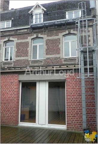 Immeuble de bureaux à vendre à Cambrai proche gare avec cour intérieure