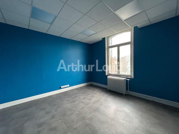 Immeuble de bureaux à vendre à Cambrai proche gare avec cour intérieure