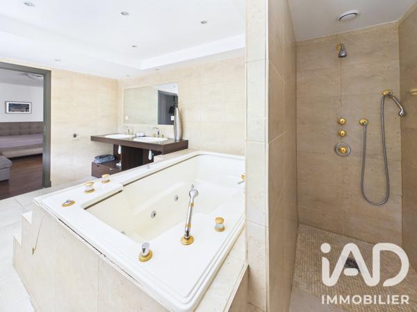 Maison à vendre 6 pièces 233,88 m² Sceaux