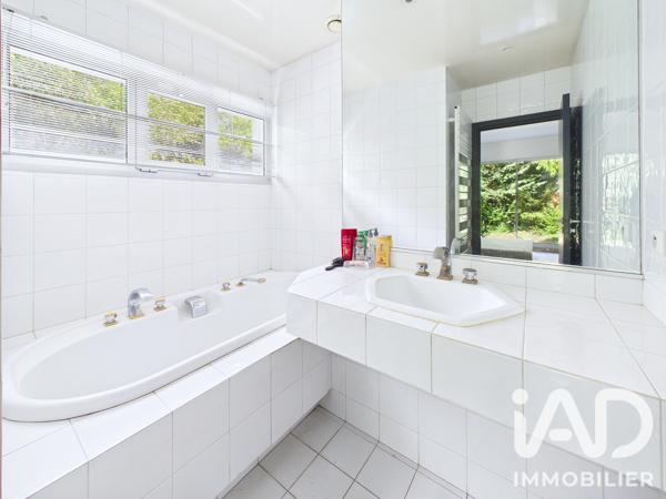 Maison à vendre 6 pièces 233,88 m² Sceaux