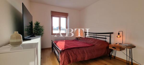 APPARTEMENT MAISON GARAGE ET COUR PRIVEE :