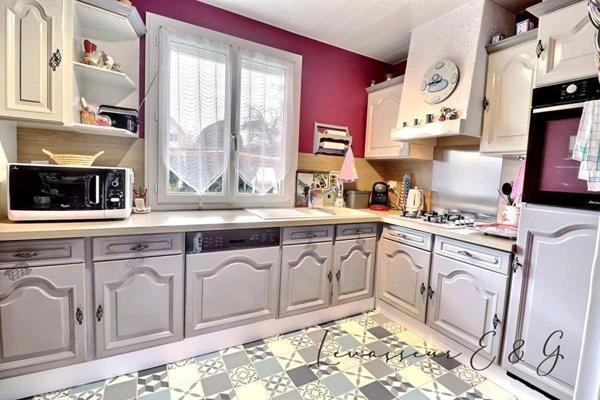 BALAGNY SUR THERAIN - Pavillon 3 chambres et bureau avec garage sur 520m² de terrain