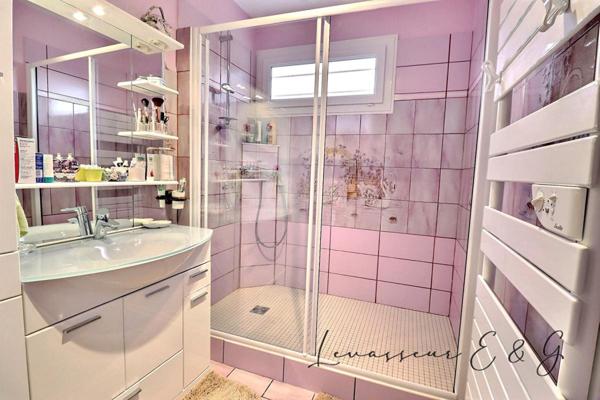 BALAGNY SUR THERAIN - Pavillon 3 chambres et bureau avec garage sur 520m² de terrain