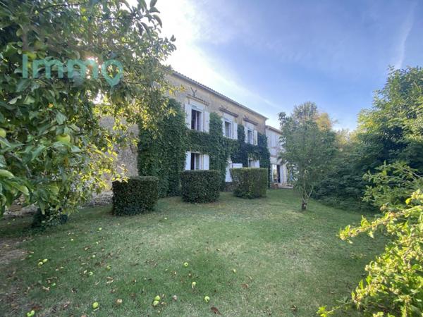 Vente maison Tonnay charente, 248m² 5790m² 7 pièces 448 000€