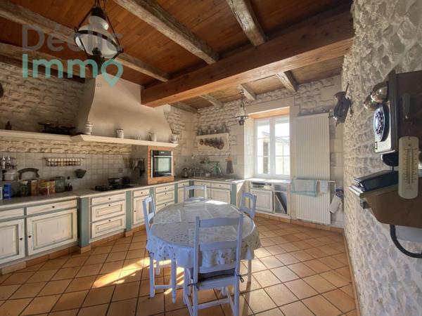 Vente maison Tonnay charente, 248m² 5790m² 7 pièces 448 000€