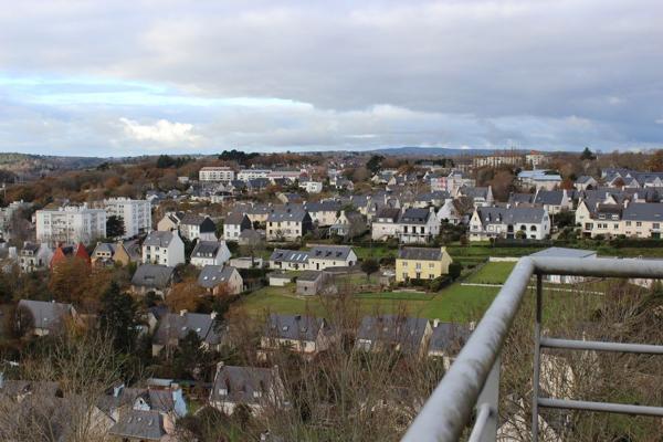 LE CENTRE-VILLE À PIED, POUR CE TYPE 3 DUPLEX TOUT EN LUMIÈRE, AGRÉMENTÉ DE SA BELLE TERRASSE. - A QUIMPER Quimper NORD
