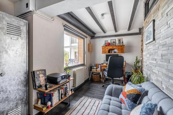 Jolie maison de 200m² habitables avec un beau jardin clos et arboré + garage et sous-sol