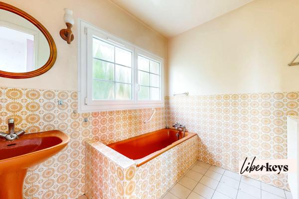 SAINTE FOY LES LYON - MAISON FAMILIALE 6 PIECES 134m² - TERRAIN AVEC VUE - 652m²