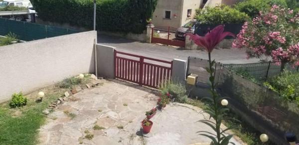 À vendre - Maison mitoyenne 1 côté, 4 pièces située à Lamalou-les-Bains (34240)