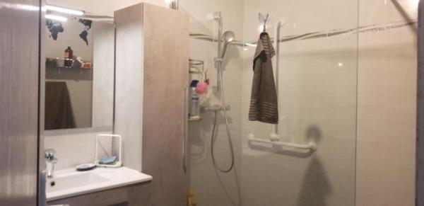 À vendre - Maison mitoyenne 1 côté, 4 pièces située à Lamalou-les-Bains (34240)