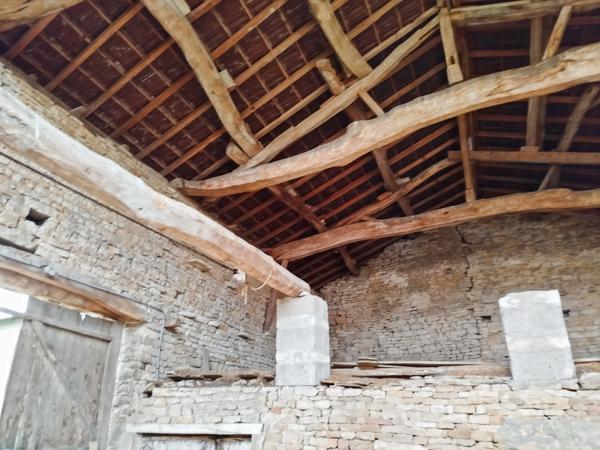 Grange à vendre Uchizy proche de Tournus (71)