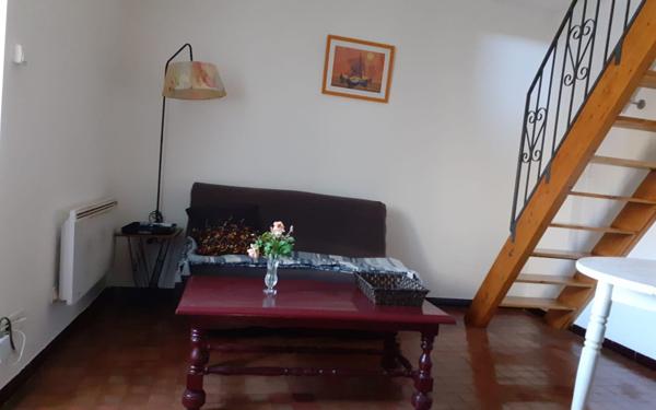 Appartement à louer    1 pièce •  Villeneuve-de-Berg