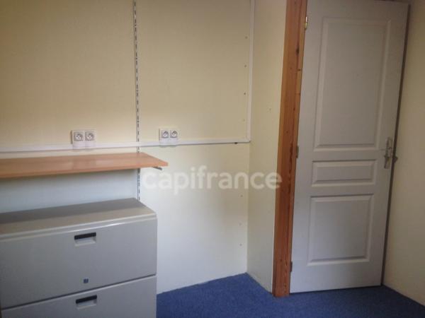 Local/bureau à louer ROUBAIX (59) Bureau 9 m²- Hôtel de ville- ZFU QPPV (3ème étage)