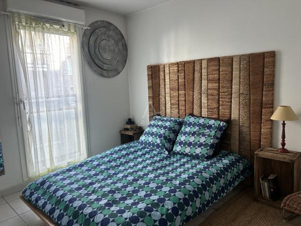 T2 loué avec garage et véranda 13006