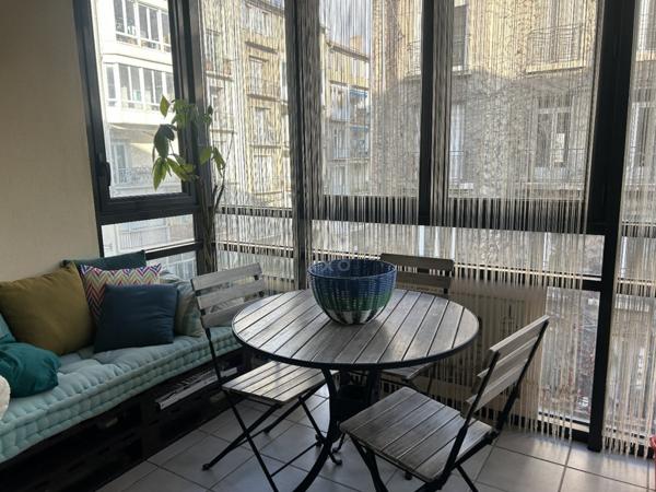 T2 loué avec garage et véranda 13006