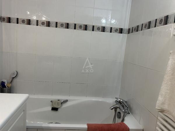 T2 loué avec garage et véranda 13006