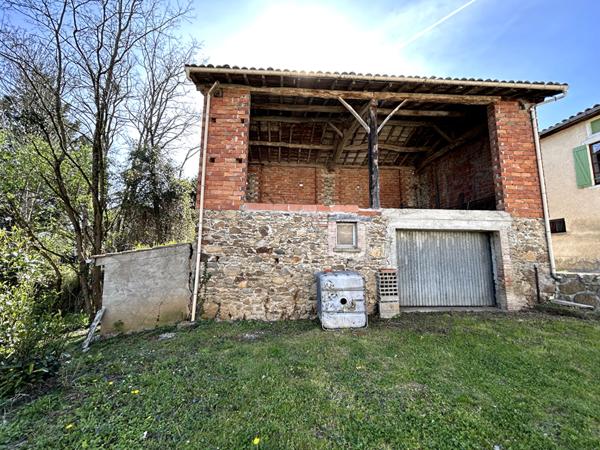 A VENDRE GRANGE + TERRAIN DE 3881 m²