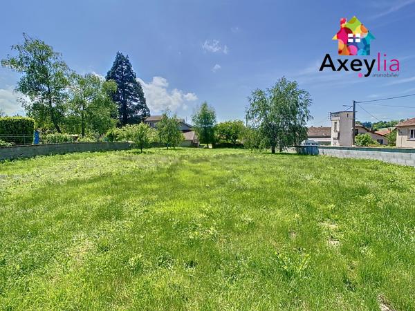 Saint-Martin-d'Estréaux (42620) A VENDRE- SAINT-MARTIN D'ESTRÉAUX- TERRAIN CONSTRUCTIBLE DE 882 M2