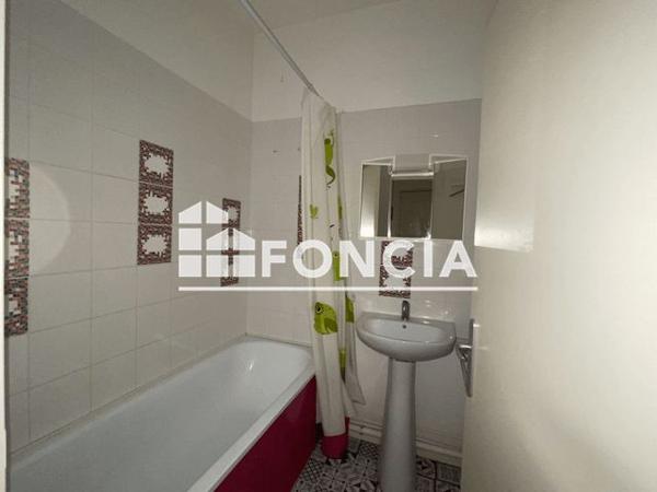 Location Studio 40.7 m² - 10 RUE BOURBON Charleville-mezieres 08000