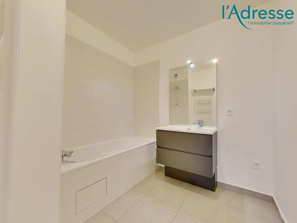 Appartement Noisy Le Grand 3 pièce(s) 63 M² SANS TRAVAUX