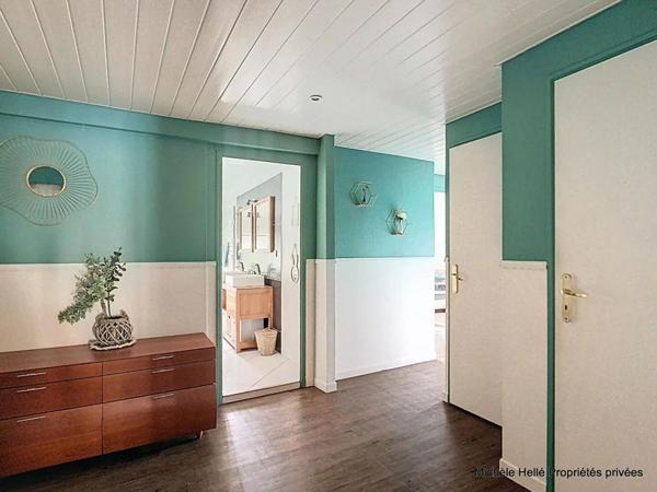 Maison 7 pièce(s) 235 m2  4/5 chambres grand espace parental terrain de  plus de 800m2