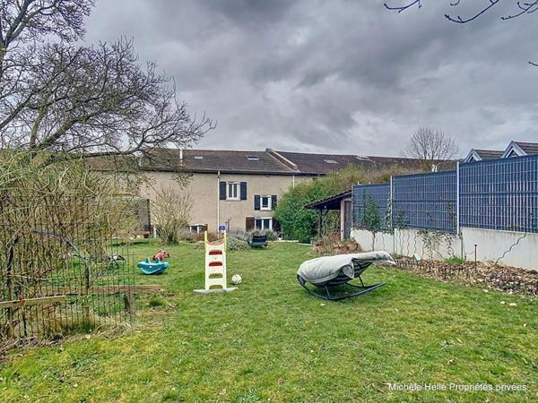 Maison 7 pièce(s) 235 m2  4/5 chambres grand espace parental terrain de  plus de 800m2